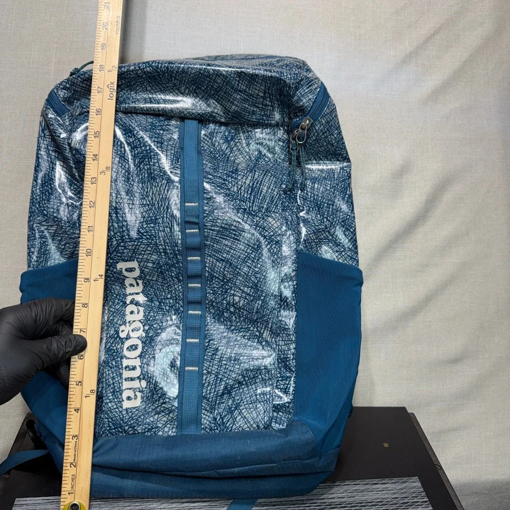 Patagonia Black Hole Pack 25L Backpack Blue 49297 Running Hiking Travel Bag